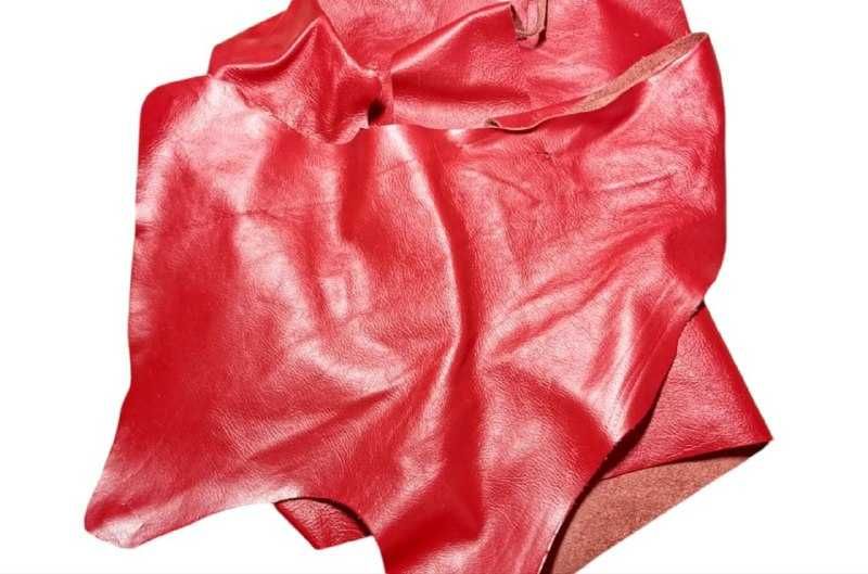 Włoska skóra. Segregowane, Kolor Czerwony 1 kg