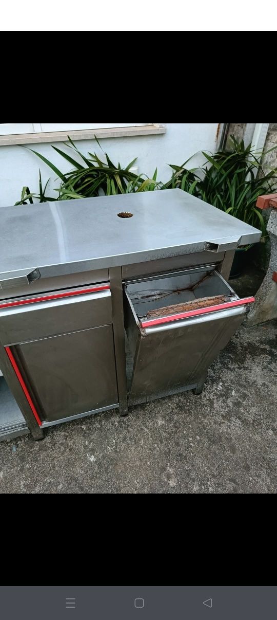 Banca para máquina de café com tulha