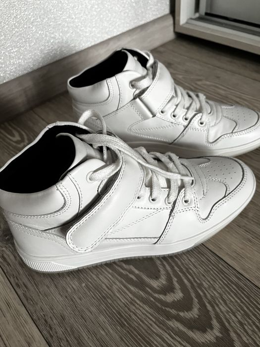 Кроссовки женские Zara