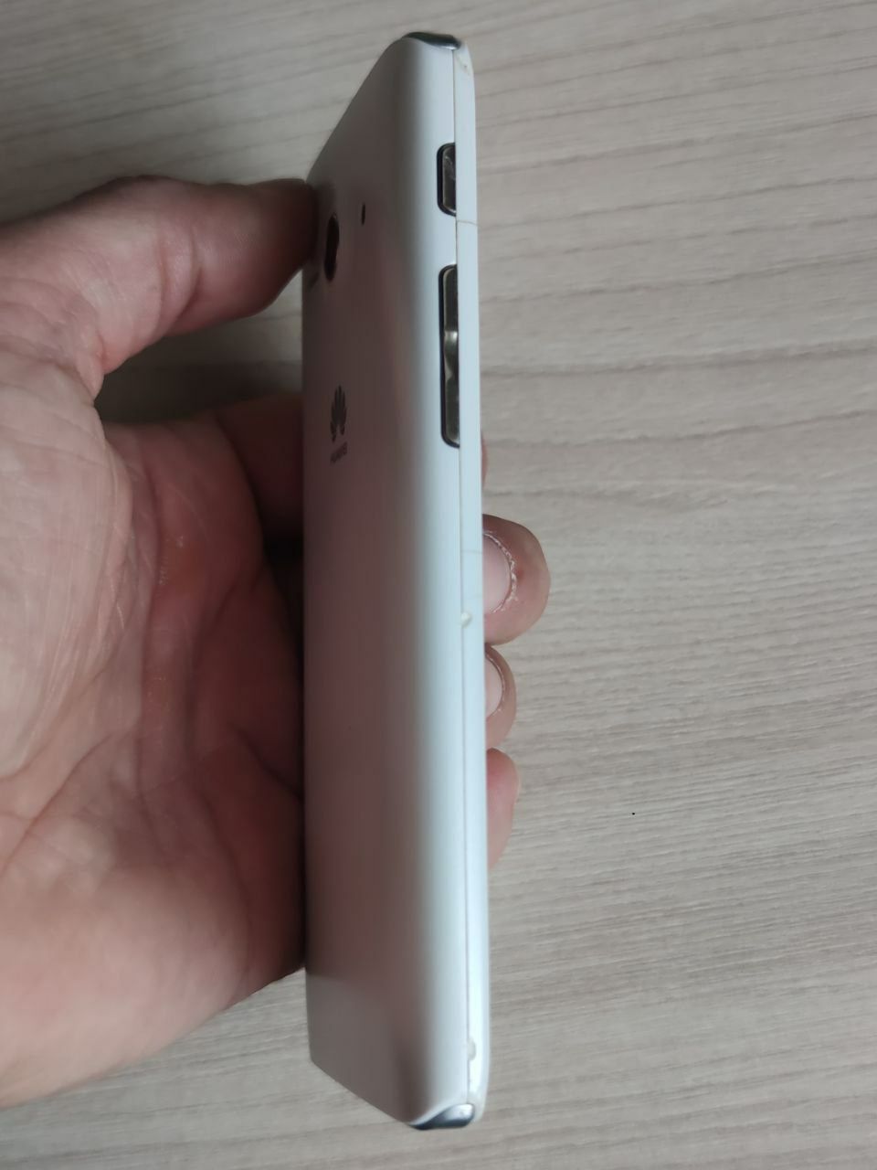 Смартфон Huawei Ascend Y530 в отличном состоянии