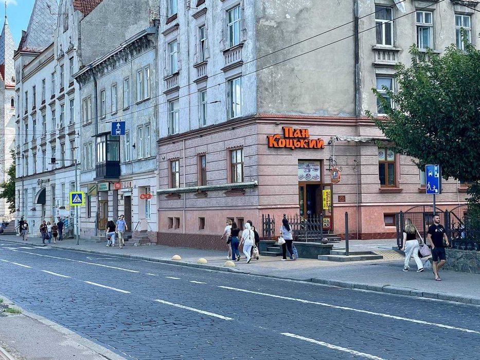 Оренда кутового приміщення на вул. Городоцька, 171 (ТЦ Скриня)