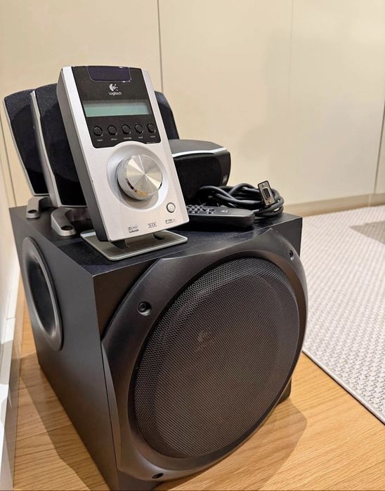 Colunas 5.1Logitech Z5500