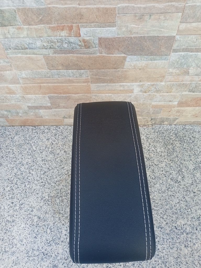 Encosto braço Peugeot 2008