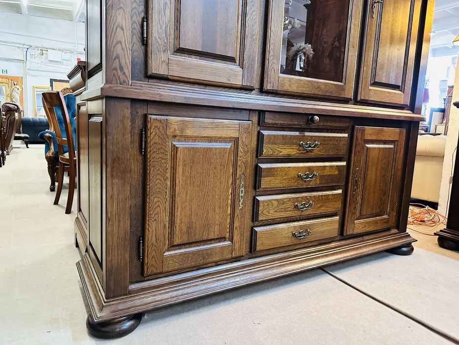 Bajkowy i stylowy kredens dębowy z podswietlanym barkiem :)