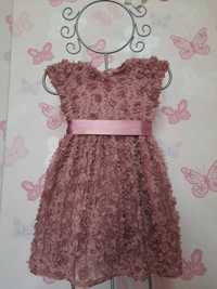 Lindo vestido de festa para criança cor rosa velho.