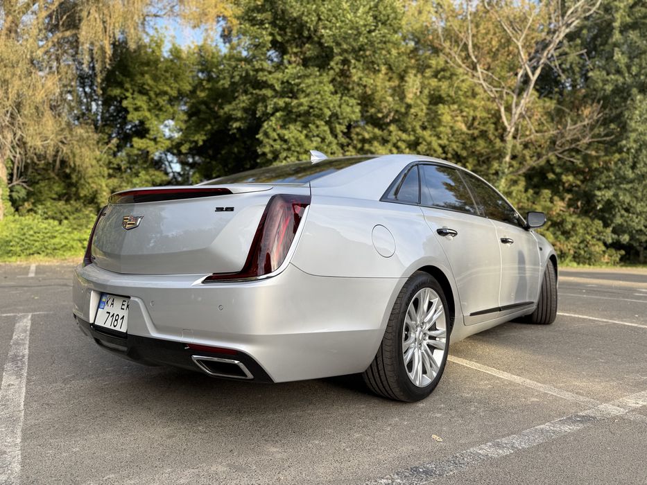 Cadillac XTS  V6  AWD  Luxury