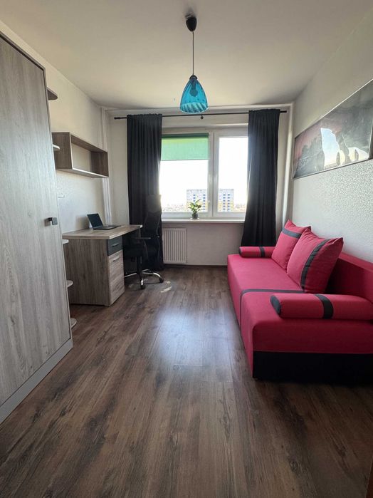 Pokój 1-osobowy w mieszkaniu 2-pokojowym.