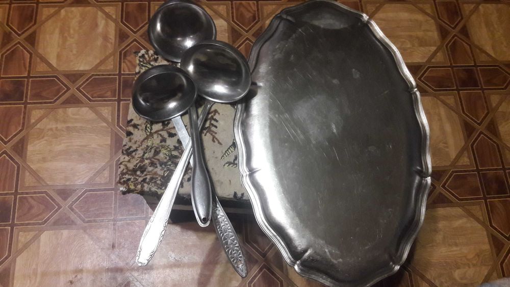 Продам никелированный поднос.