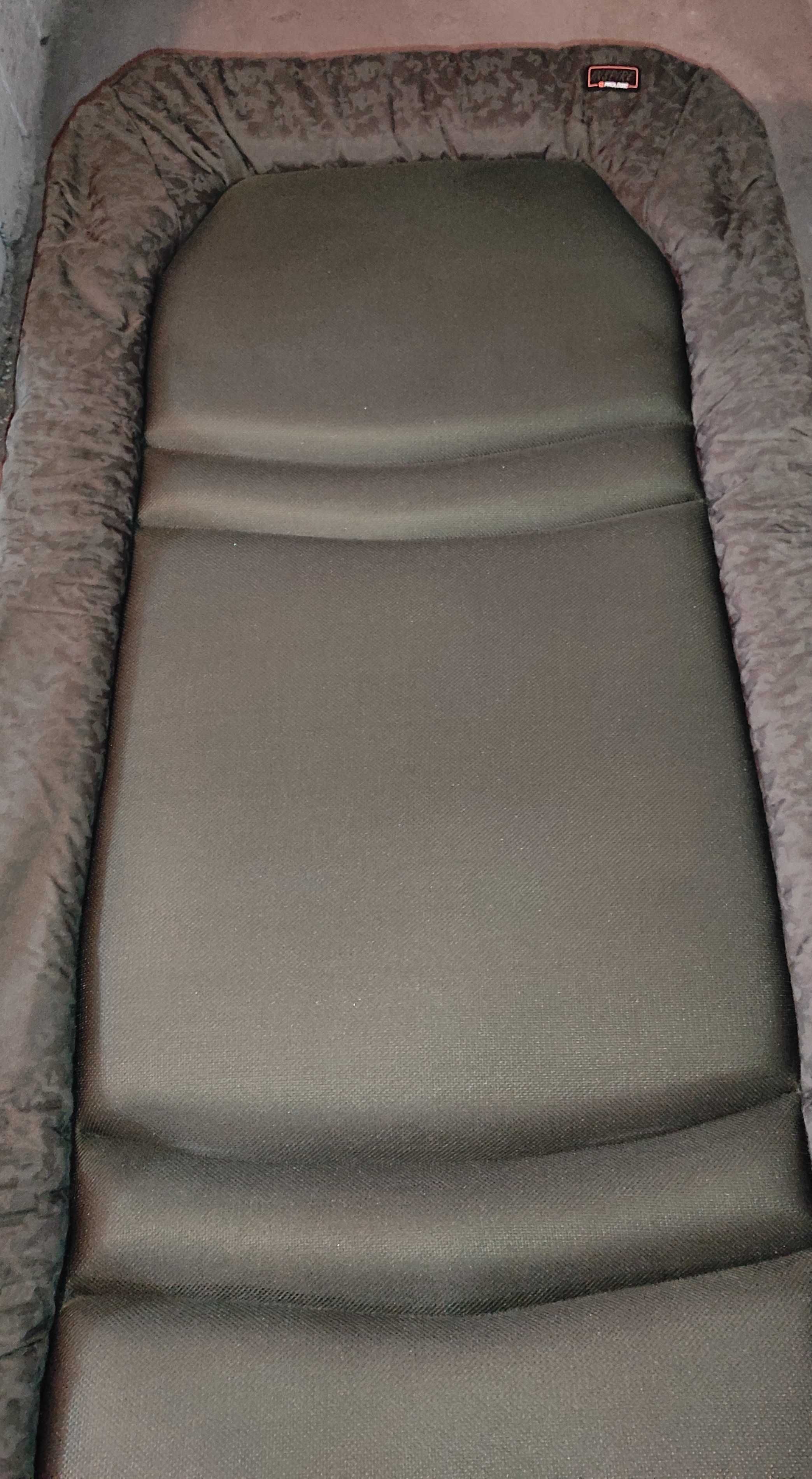 Łóżko Prologic Inspire Daddy Long 8 Leg Bedchair z pokrowcem