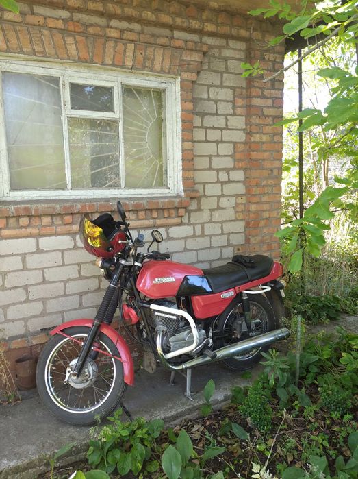 Мотоцикли та запчастини