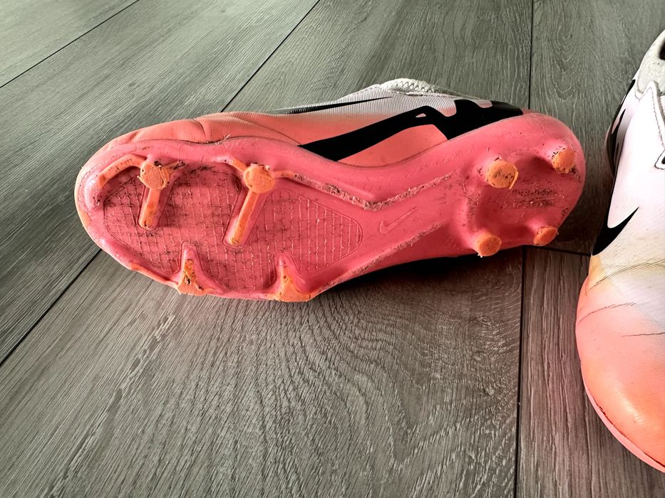 korki, buty do piłki nożnej dla chłopca , Nike Merculiar, rozm.38