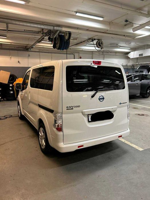 В дорозі! Nissan eNV-200 на 7 місць 2020 року з Європи
