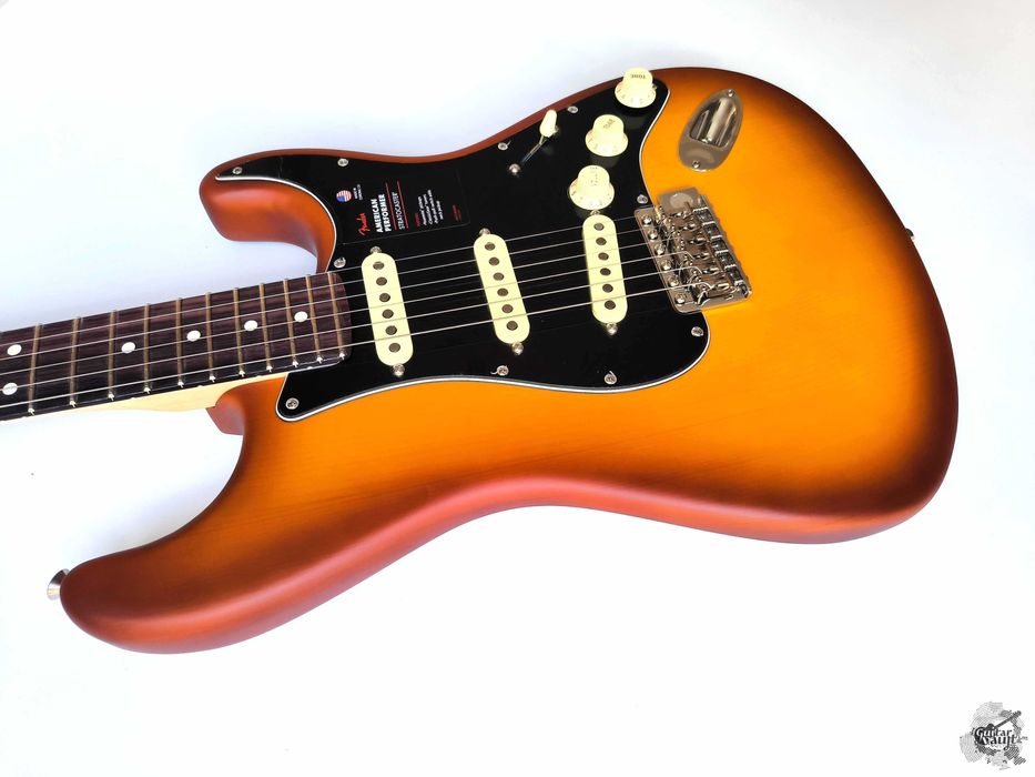 Новий Fender® Limited Edition American Performer Spruce Strat® '2024