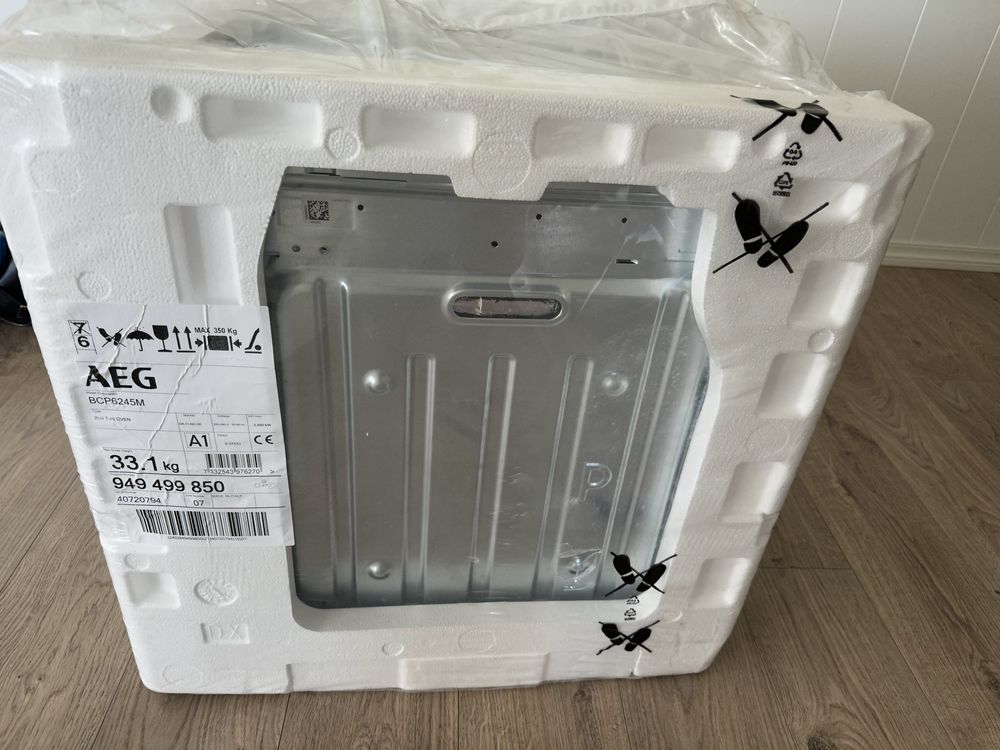 Piekarnik, made in Italy, AEG SteamBake BCP6245M