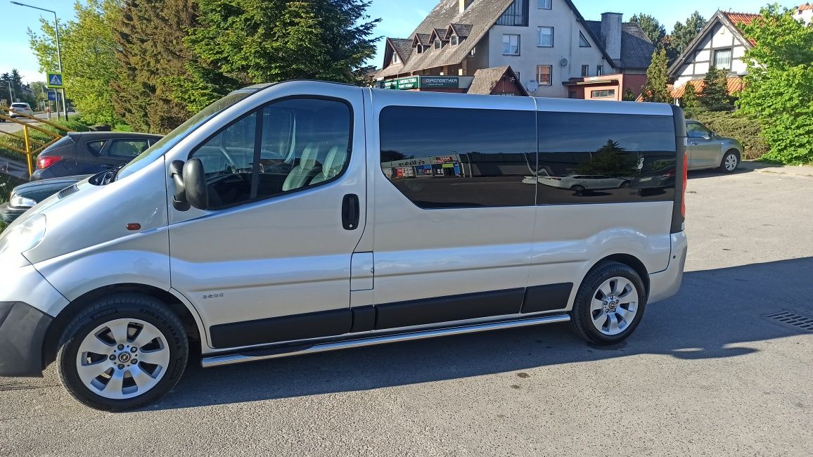 Opel Vivaro 2.0  2010r