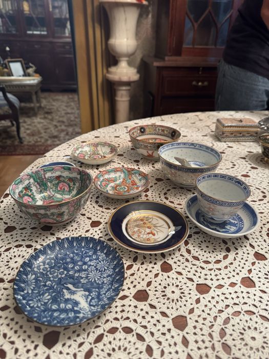 Conjunto pratos e taças decorativos