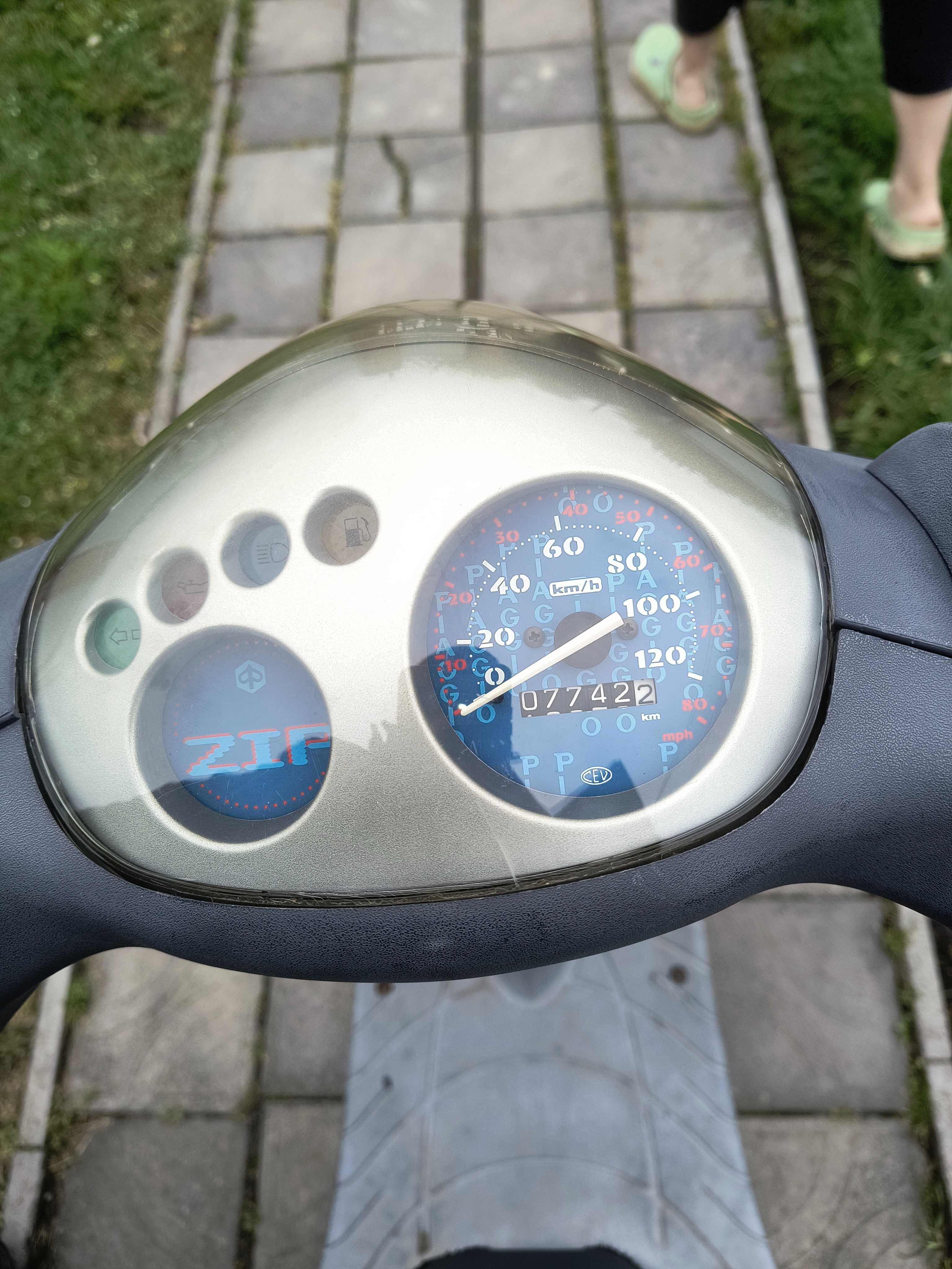 Скутер piaggio zip