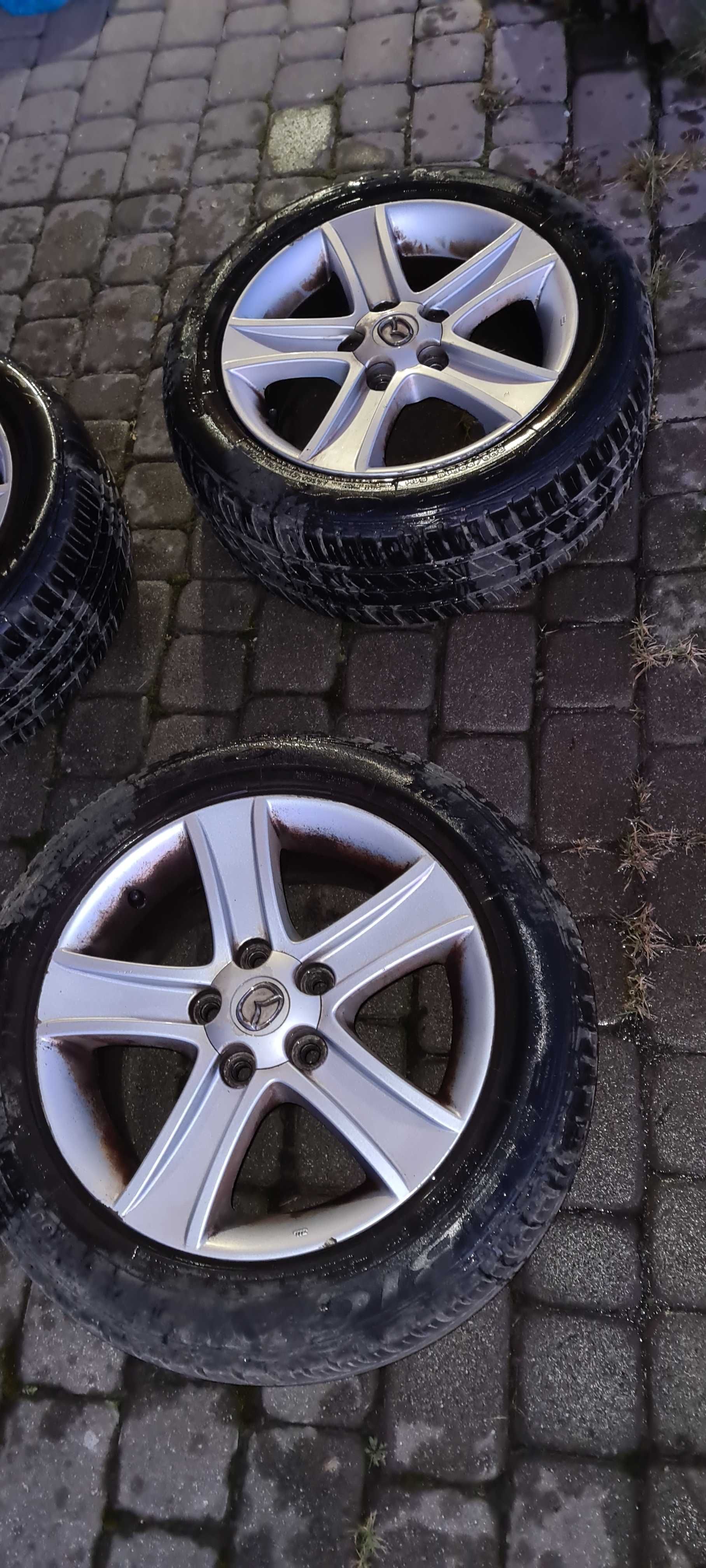 Używane opony letnie z alufelgami do Mazdy