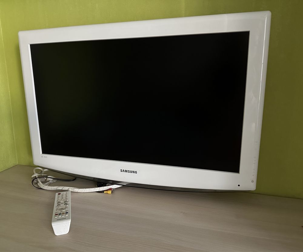 ТЕРМІНОВО ВІДПРАВЛЮ Телевізор білий Samsung 32 діагоналі LE32R81WX