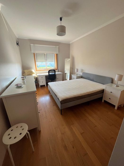 Apartamento T1 com garagem