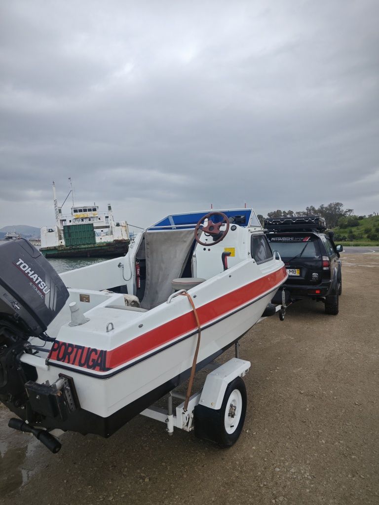 Barco de Recreio em Excelente Estado – Pronto a Navegar!