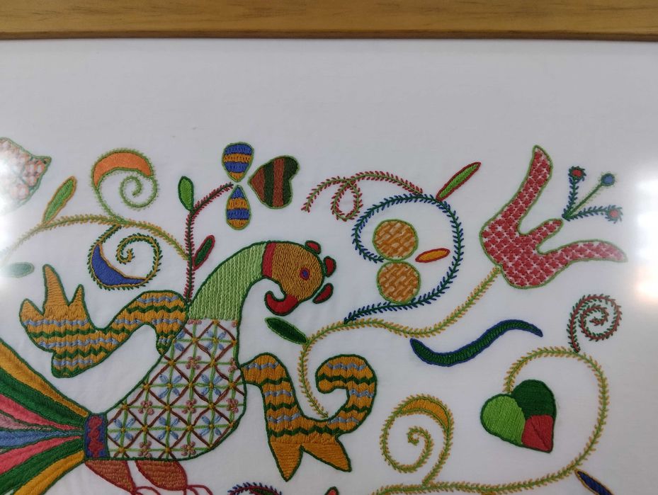 Novo preço Bordado de pássaro com moldura castanha muito bonito