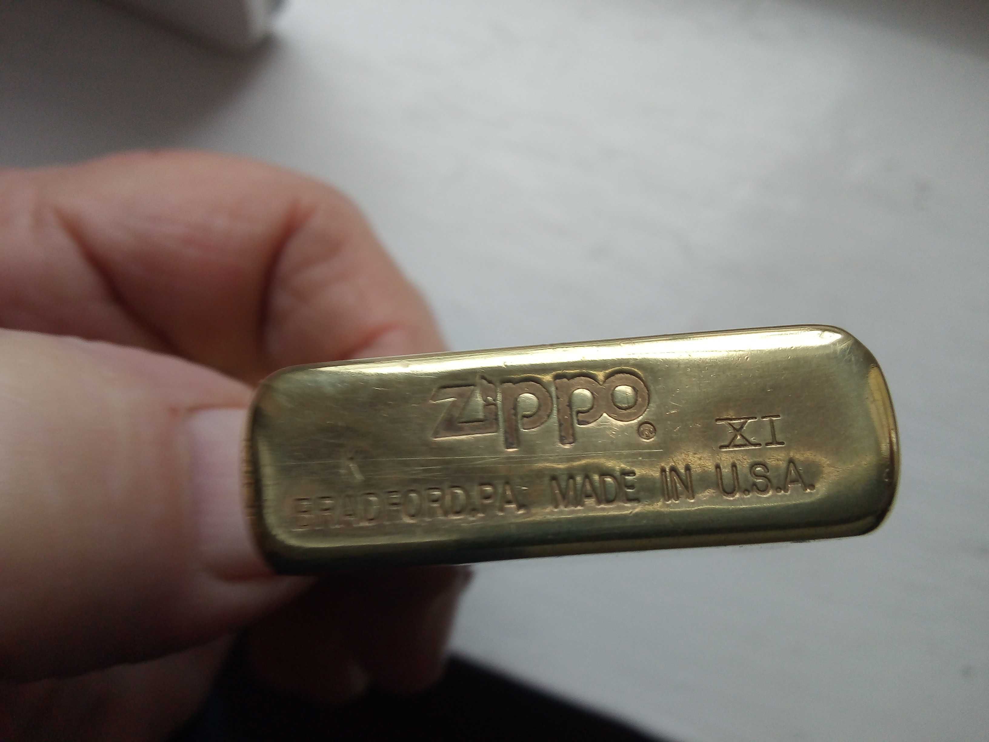 Zapalniczka Zippo  XI z literką K-w skórzanym pokrowcu