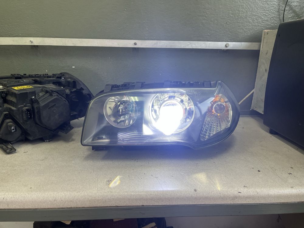 Bmw e83 X3 lampy bi led komplet reflektory bi led
