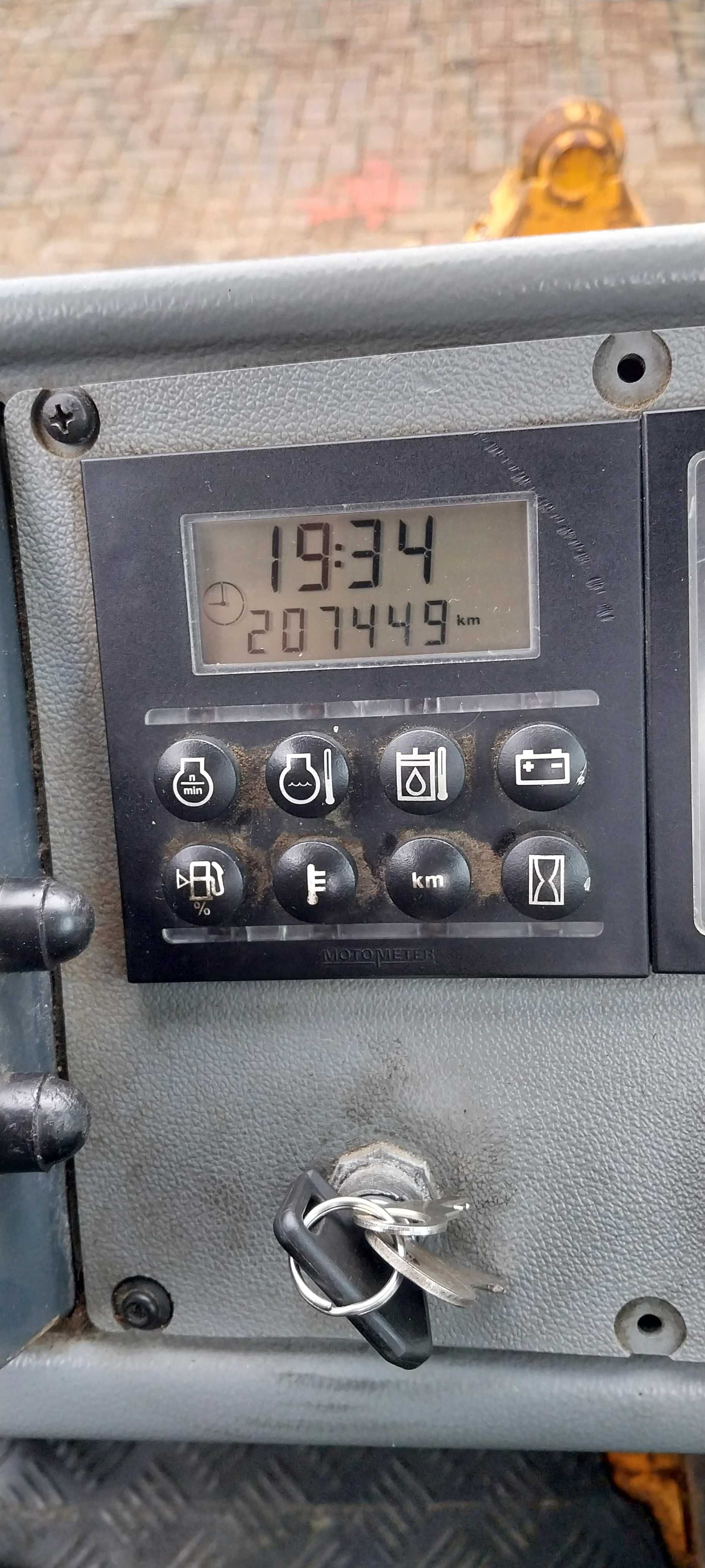 Pojazd komunalny Multicar nośnik narzędzi wywrotka silnik Iveco