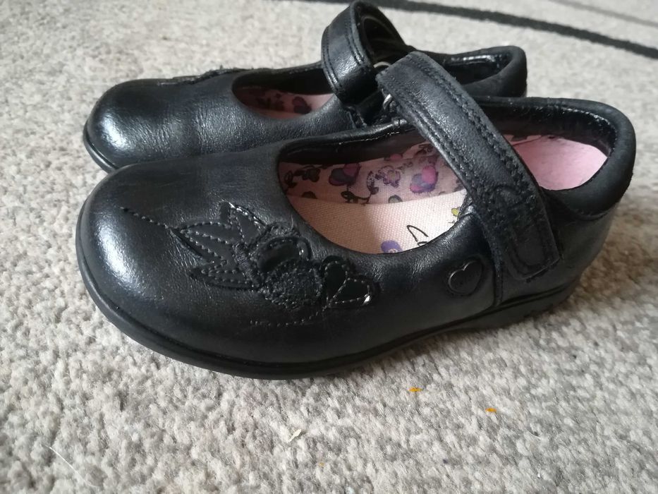 Clarks, skórzane, rozm. 22.5 (6g), w dobrym stanie.