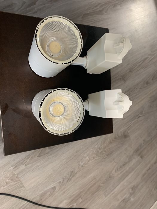 Трекові і точкові лампи