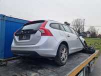 Volvo v60 2,0d 2012r na części srebny D5204T7