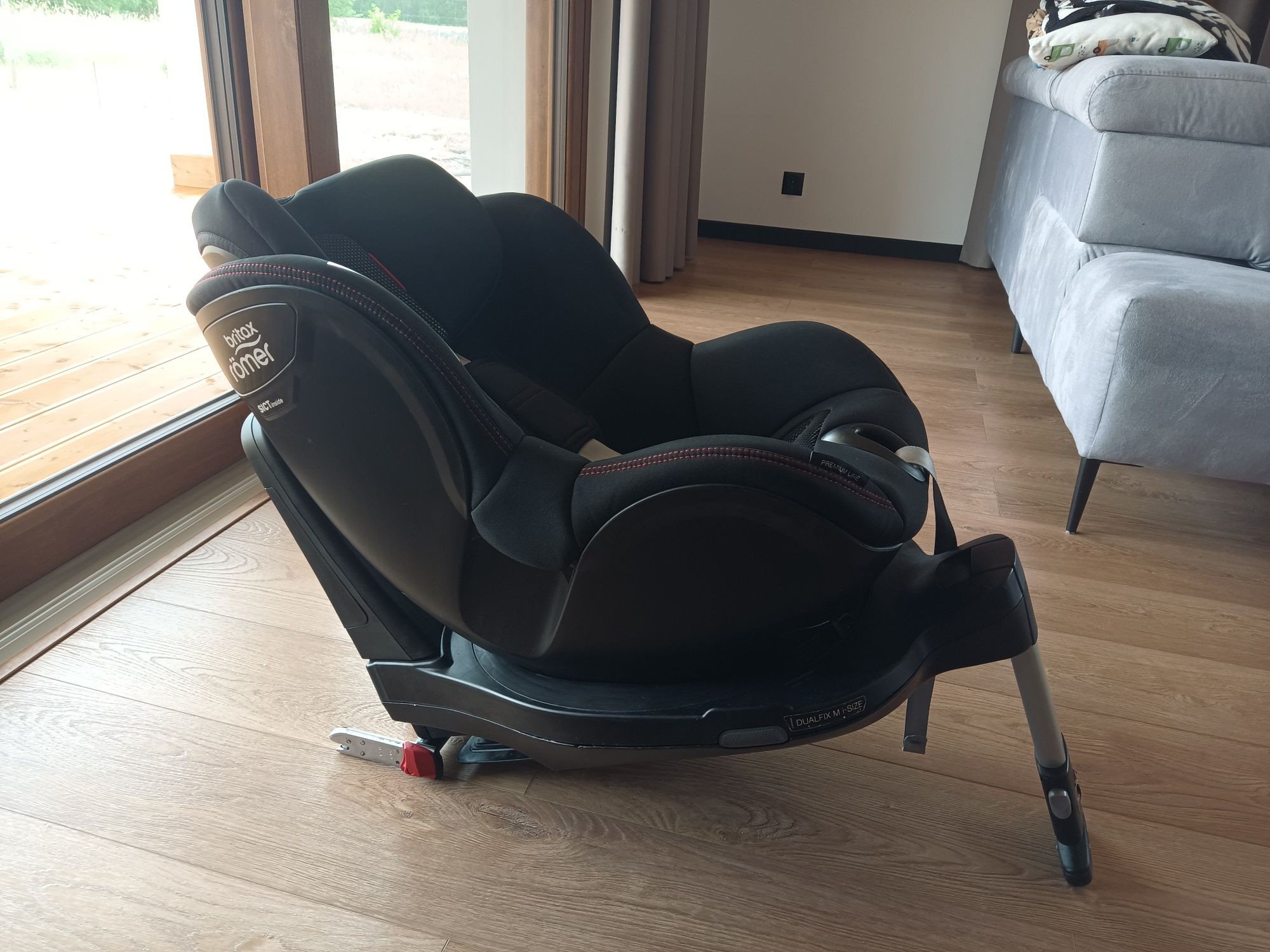 Fotelik Britax Römer sict inside dualfix M i-size