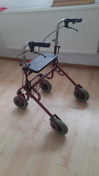 Chodzik inwalidzki balkonik prowadzenia osoby starszej Seniora senior