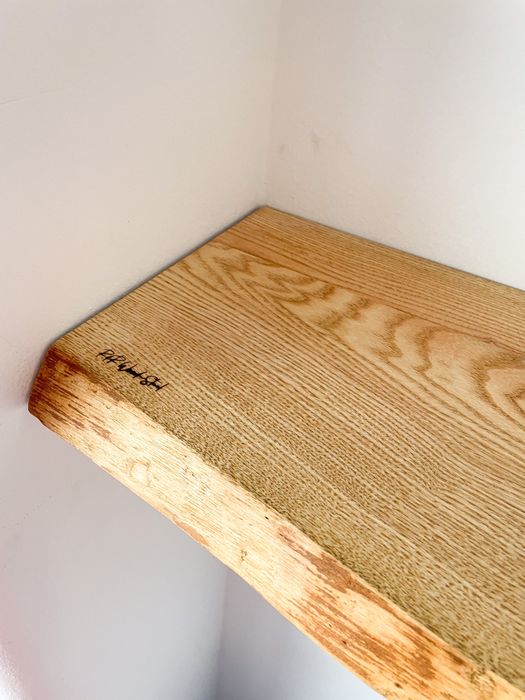 Prateleiras de madeira maciça