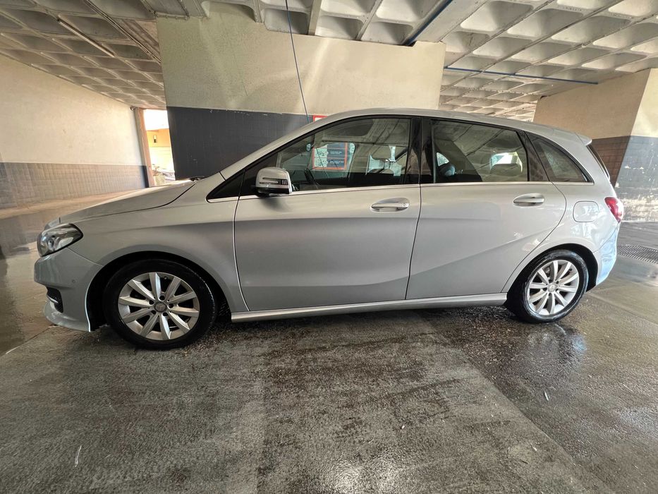 Mercedes b180 como novo