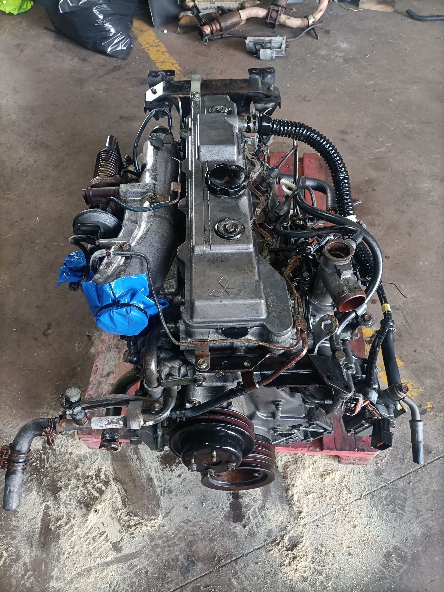 Motor Mitsubishi Canter 2800 turbo