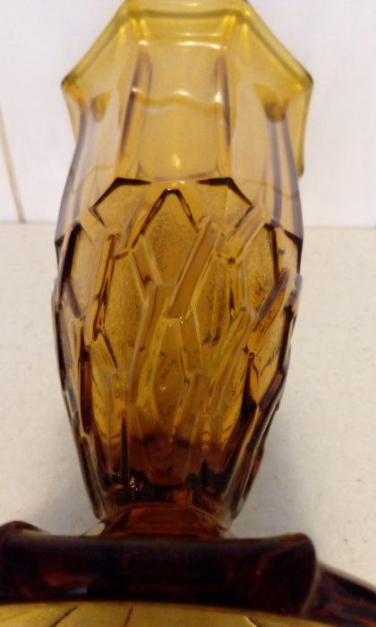 Ваза для цветов из янтарного стекла