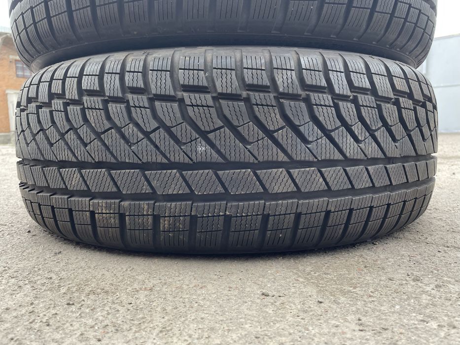 Практично нові зимові шини FALKEN 225/55 R17