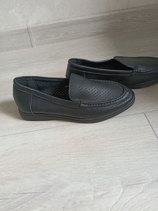 Продам туфлі нові