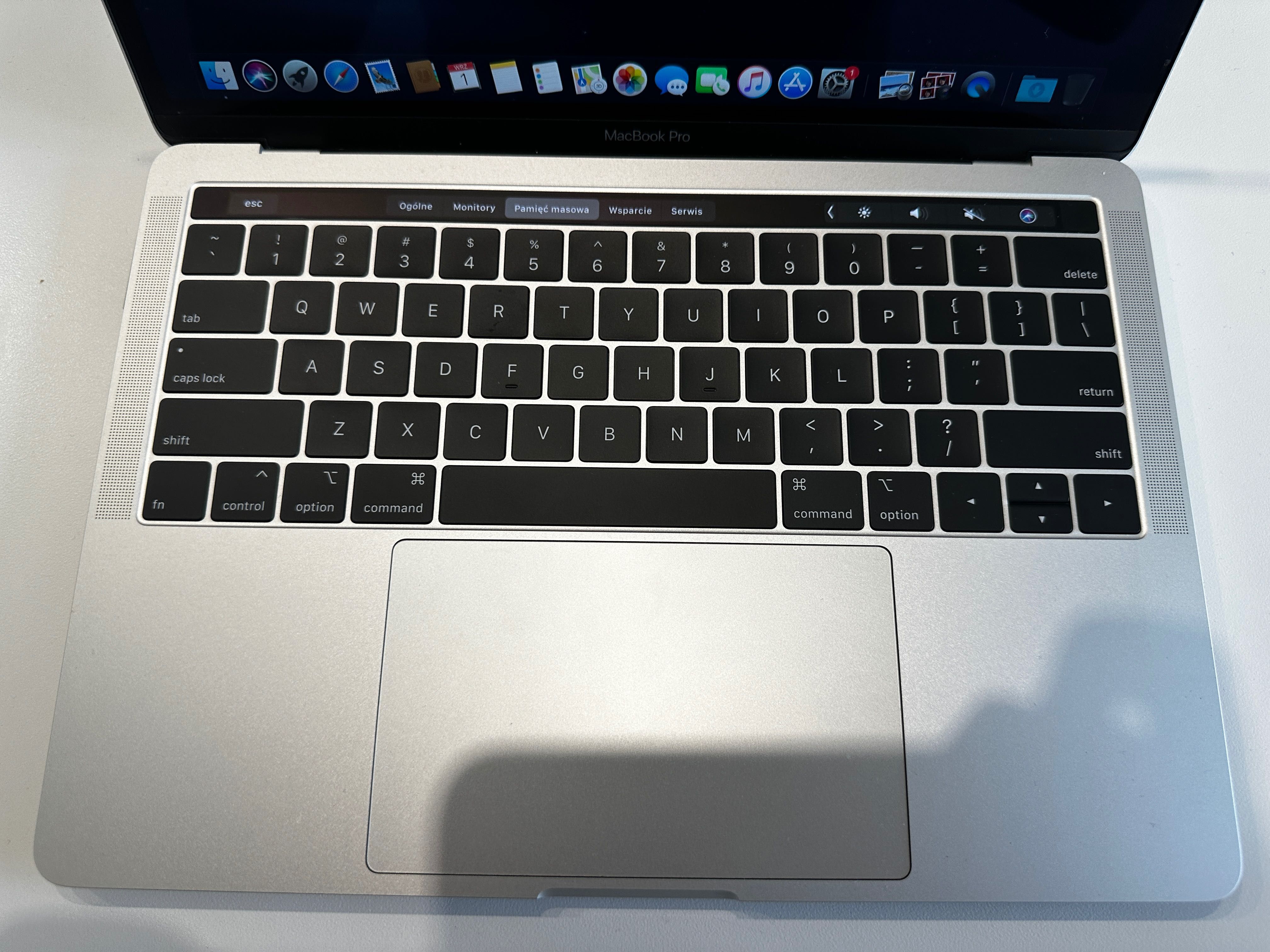 MacBook Pro 13" 2019 8GB 128SSD  TouchBar nowa bateria (topcase) ideał