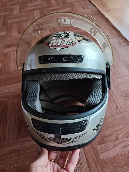 Мотошолом MT Helmets