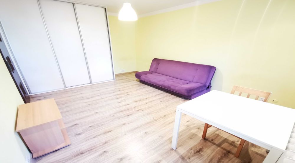 50m-2 pok-Ursynów-ul. Hirszfelda-bardzo ciche-metro Natolin-park