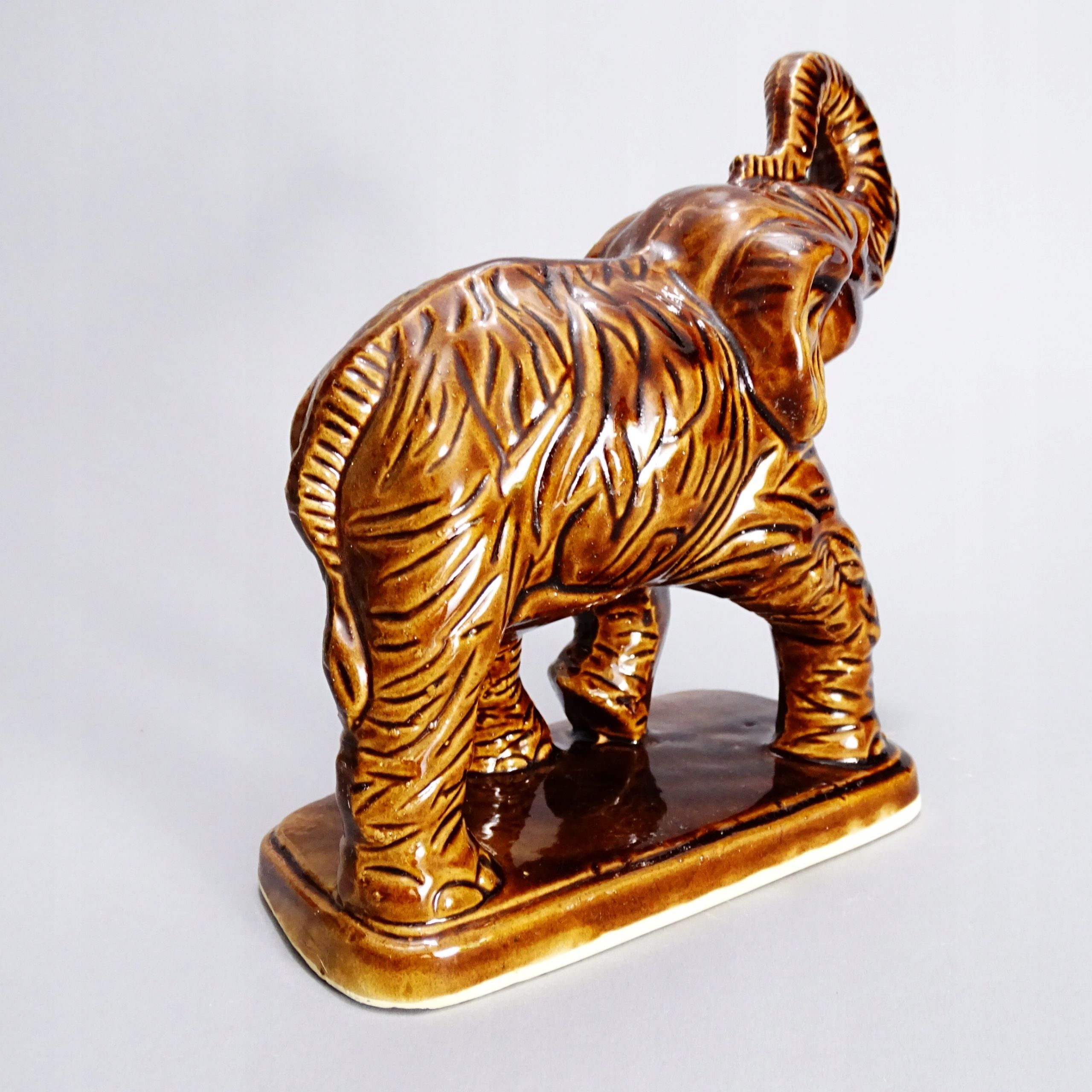 duża figurka ceramiczna brązowy słoń