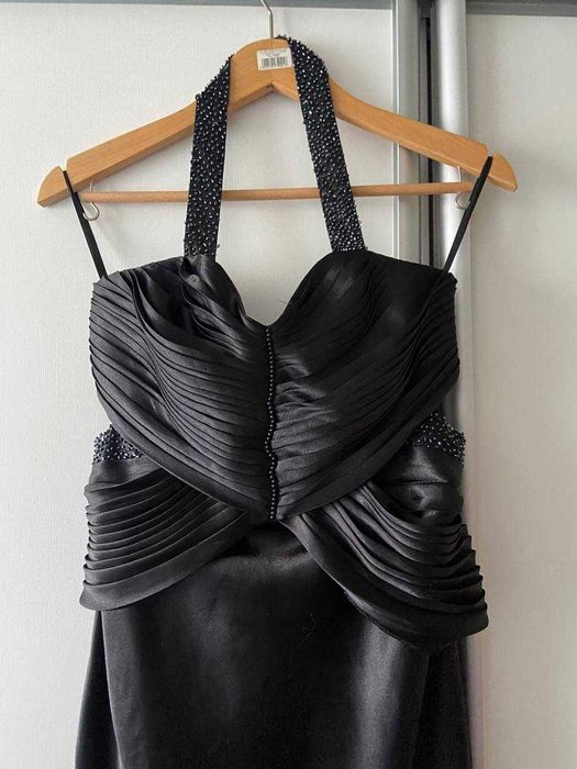 Вечірня чорна довга сукня