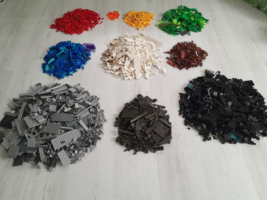 8 kg lego i nie tylko posegregowane kolorami