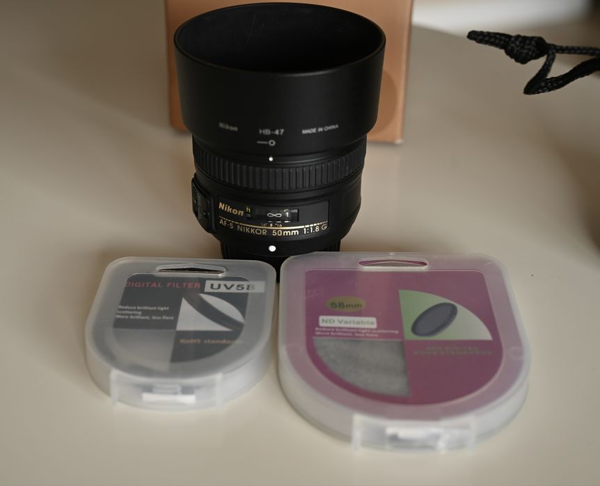 Aparat Nikon D5200 + Nikkor AF-S 18-55 3.5-5.6 GII + AF-S 50mm 1.8 G