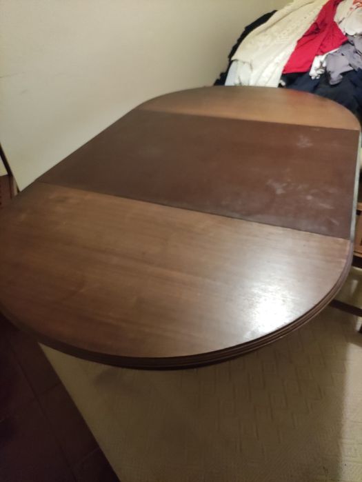 Mesa e 4 cadeiras -  Madeira maciça