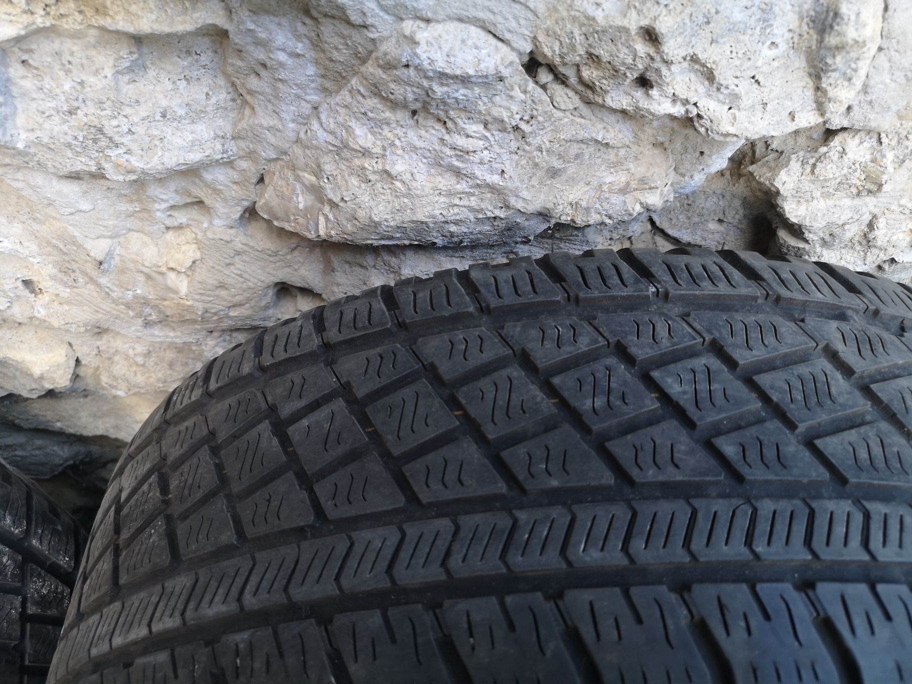 Шини r15 "Pirelli".3шт. Диски металеві r15.