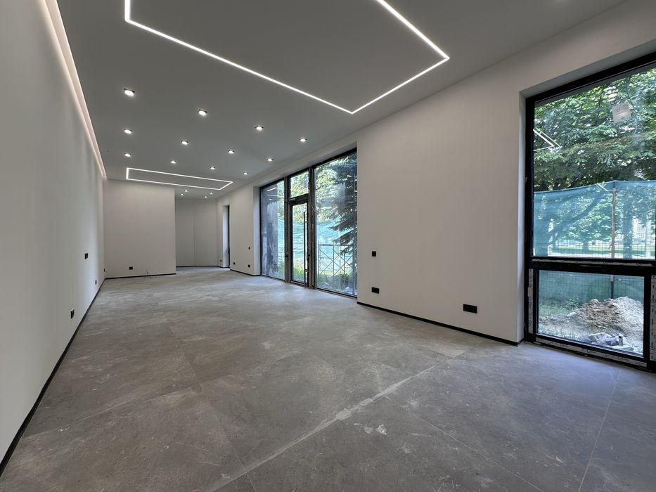 Оренда фасадного комерційного приміщення